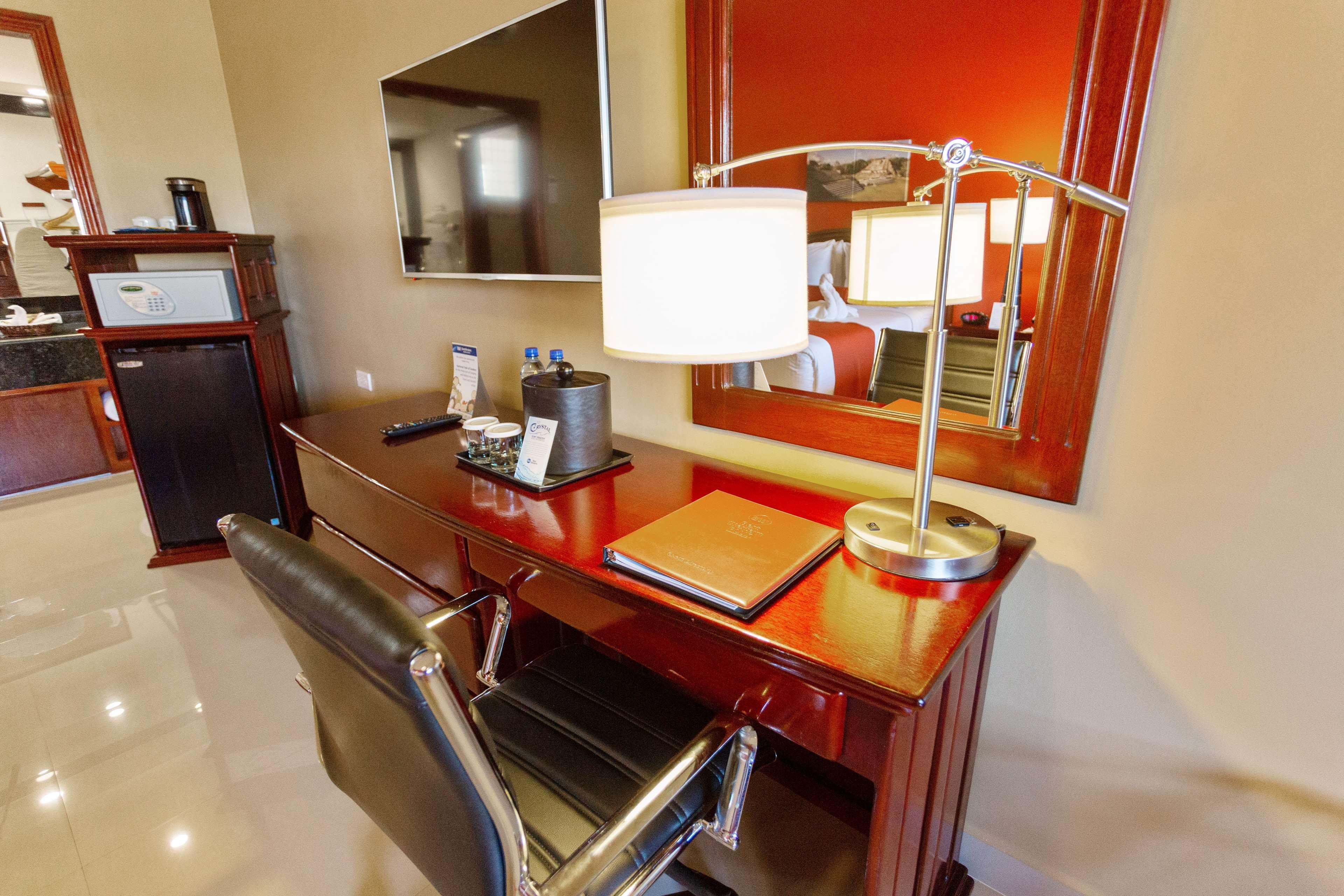 Best Western Plus Belize Biltmore Plaza Belize City Exterior foto